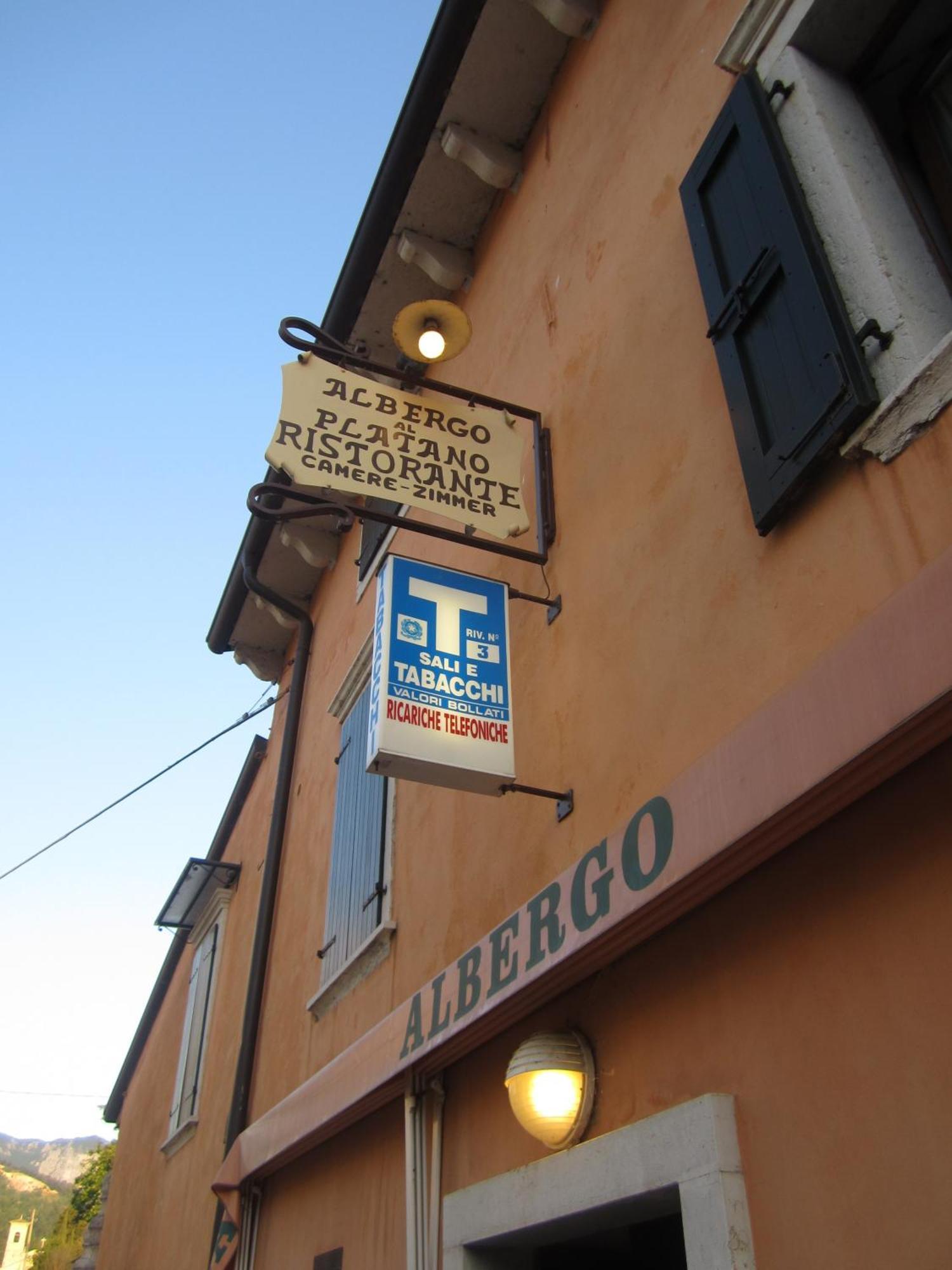 Albergo Al Platano คาปริโน เวโรเนเซ ภายนอก รูปภาพ