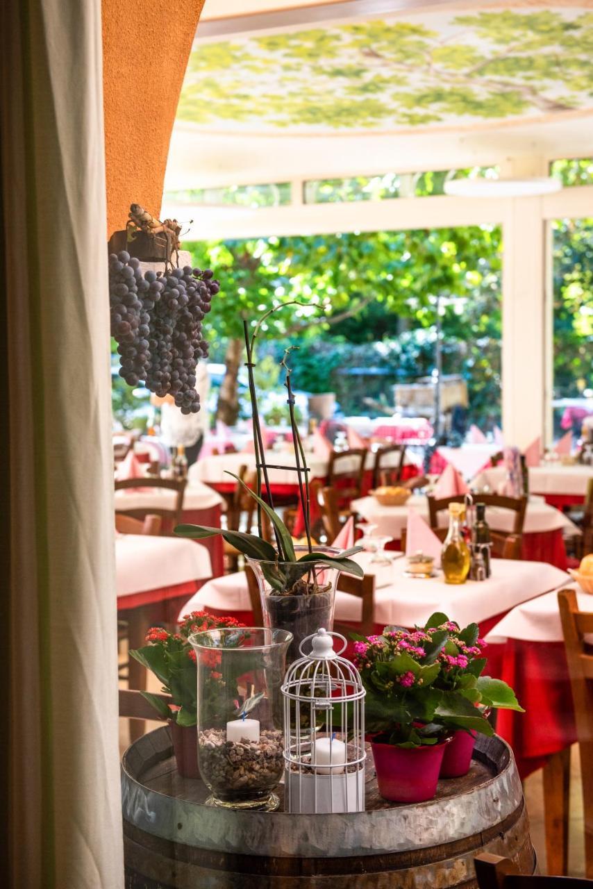 Albergo Al Platano คาปริโน เวโรเนเซ ภายนอก รูปภาพ