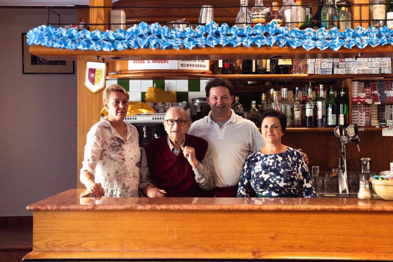 Albergo Al Platano คาปริโน เวโรเนเซ ภายนอก รูปภาพ