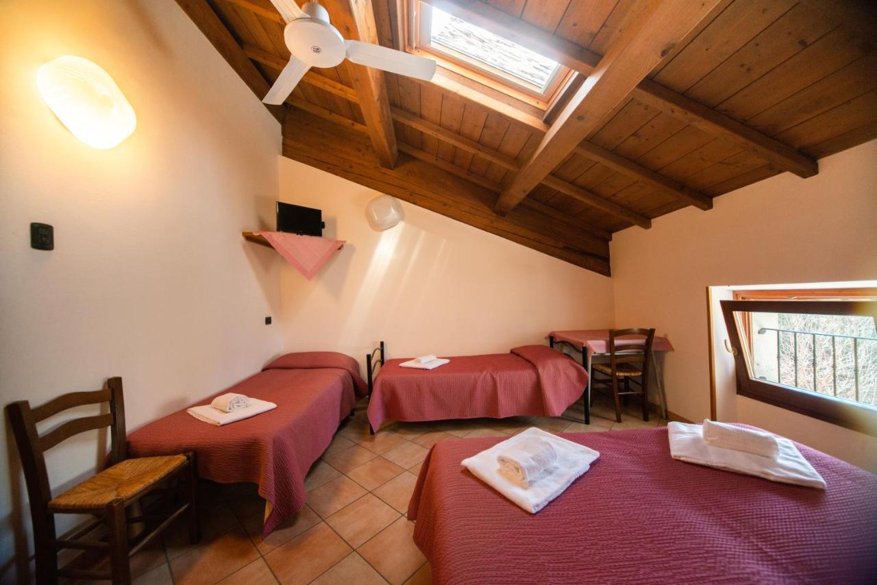 Albergo Al Platano คาปริโน เวโรเนเซ ภายนอก รูปภาพ